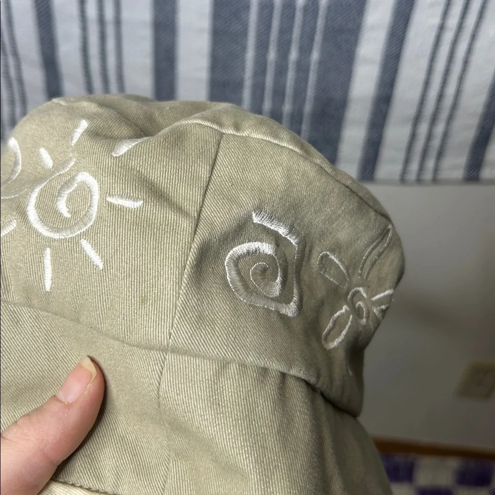 Vintage Walt Disney World Youth Embroidered Bucket Hat